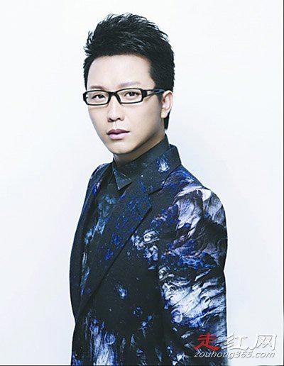 李玉刚个人资料简介及妻子 至今单身还是成家立业