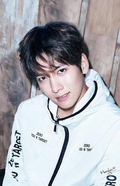 池昌旭整容吗 以前是陪酒的和女性非常亲密