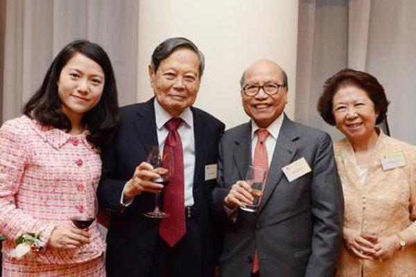 翁帆和杨振宁的生理需求 两个人肯定有自己的模式