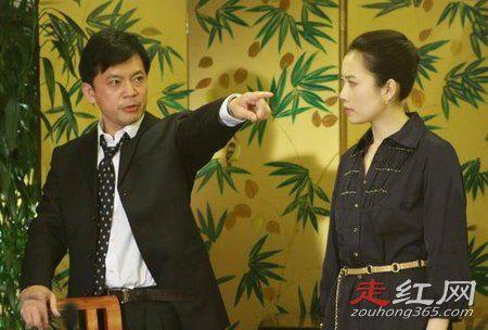 演员何政军的老婆是温峥嵘吗 妻子是谁叫什么名字