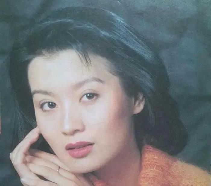 史兰芽的三任丈夫 她的第一任丈夫是谁