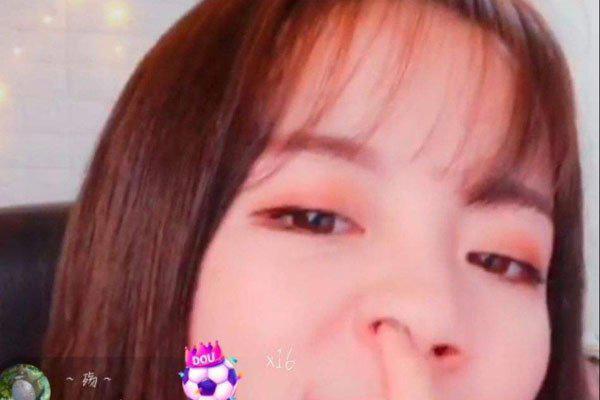 杨凯莉15分56秒视频是怎么回事 不惧怕镜头完全自愿