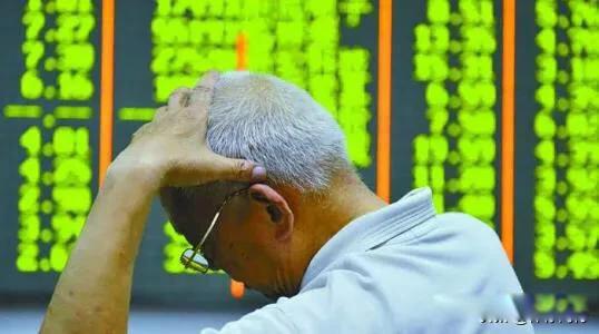 常在河边走哪能不湿鞋的意思 它所含的寓意很简单