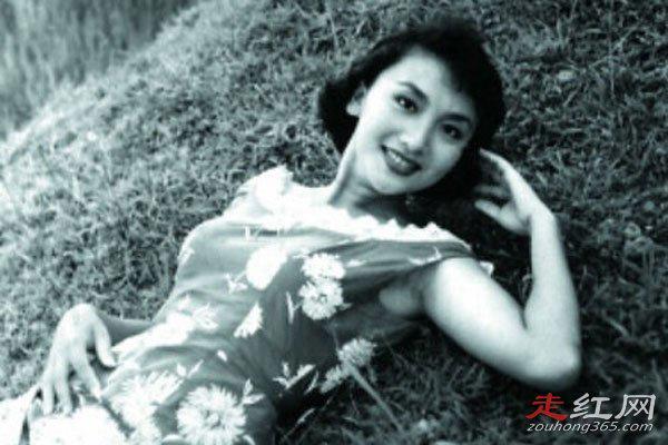 金庸结婚几次 三任太太哪个老婆出轨了