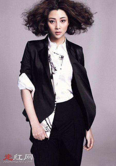 殷桃图片个人资料 和前国脚李金羽已经秘密同居