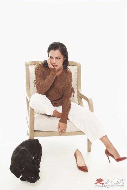 时诗个人资料简介是男是女 和王思聪什么关系