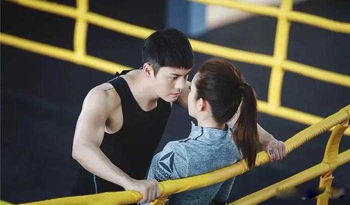 陈伟霆吻戏有哪些 荷尔蒙男神和钟楚曦开车互撩