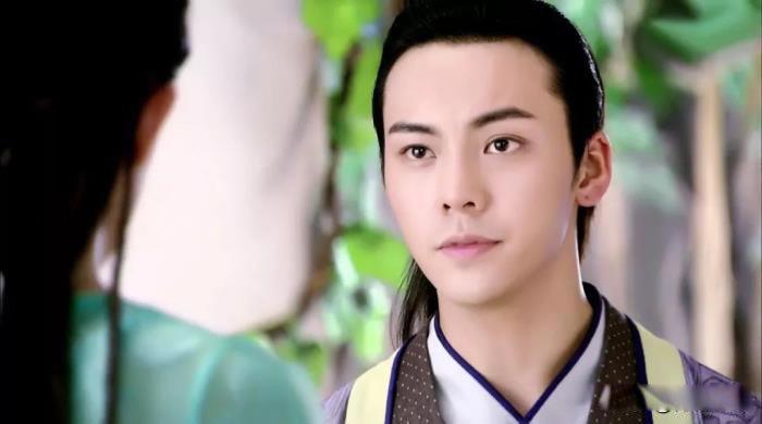 陈伟霆吻戏有哪些 荷尔蒙男神和钟楚曦开车互撩