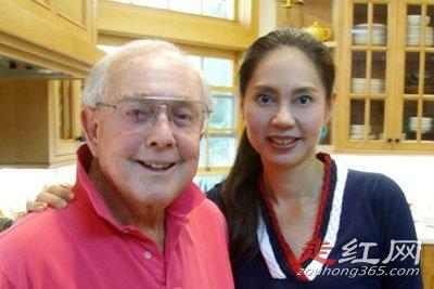 胡娜回国事件对家人影响 当年出走真实原因