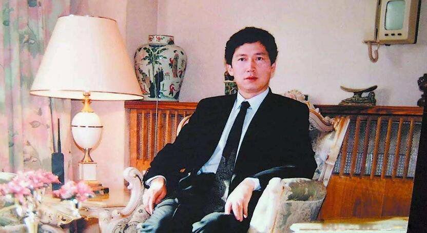 传奇人物李春平的美国女人是谁 亿万富翁的外国老婆