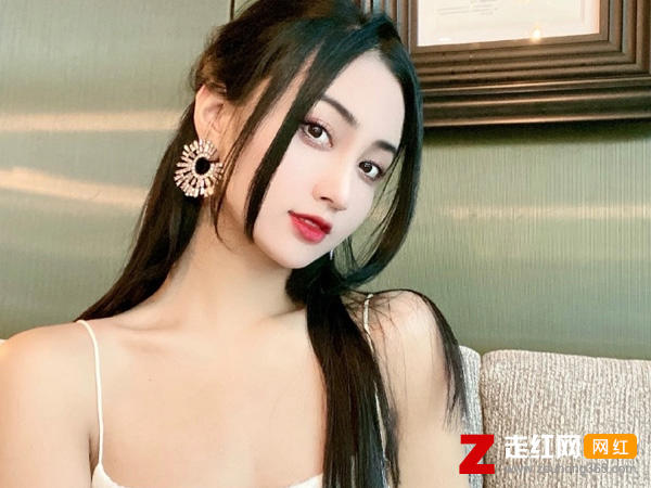 安珀wang删微博道歉，自称酒后失态没人逼迫还夸郭麒麟是宝藏男孩