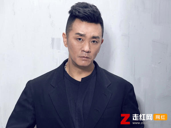 含笑和韩朴俊是一个人吗，歌手含笑的真名叫什么