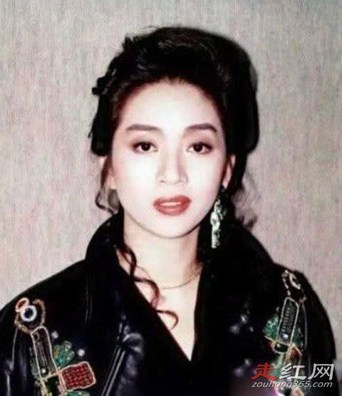 梅艳芳是几几年走的 最后一场演唱会穿纸尿裤都是血