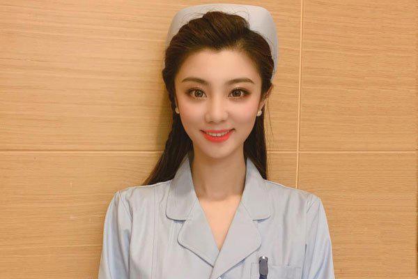 王牌女郎费费个人资料 结婚有后台对象是谁