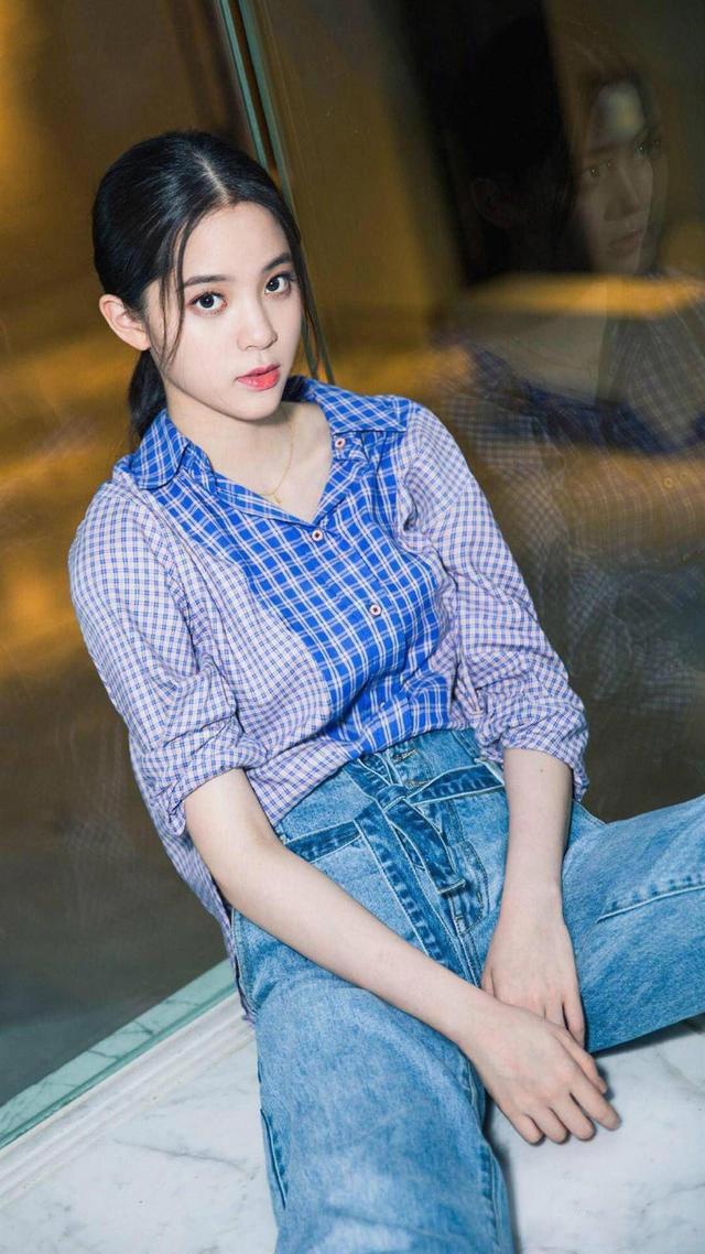 欧阳娜娜个人简历资料 代言的内衣是什么牌子