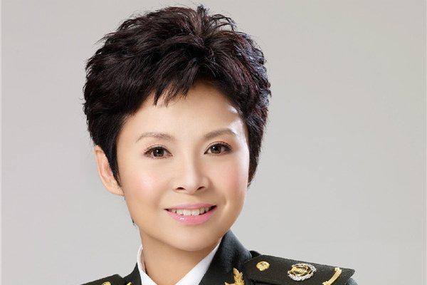 董文华经历了什么 她和赖昌星什么关系