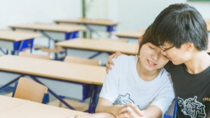 同桌暗恋你的3种表现 教你如何看出同桌暗恋你