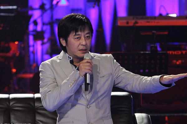 王杰2001年后嗓子变了谁下的毒 喉咙被谁害得