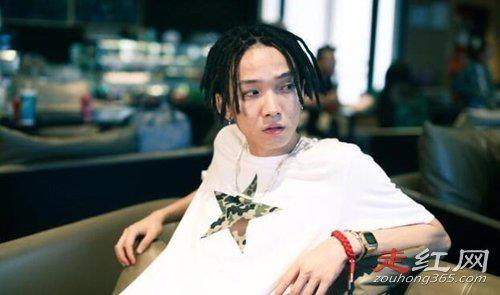 tizzy t个人资料简介 草粉事件经过怎么回事