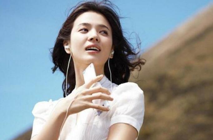 喜欢花式后门的宋慧乔前男友 宋仲基和宋慧乔离婚是因为男方不成熟吗