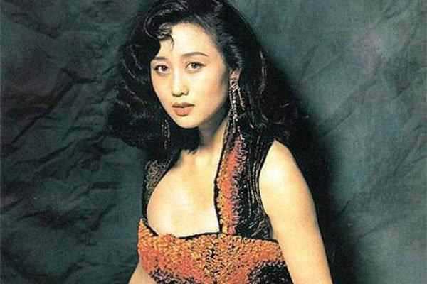 利智简历及个人资料 自己没有经商天分还让李连杰给她背锅