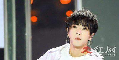 华晨宇八卦黑历史到底是有哪些 瘦了其实是整容了