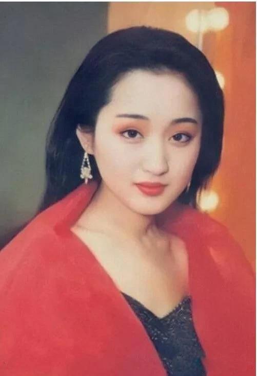 杨钰莹结婚了吗现在的老公是谁 找个对象是卓卓有余