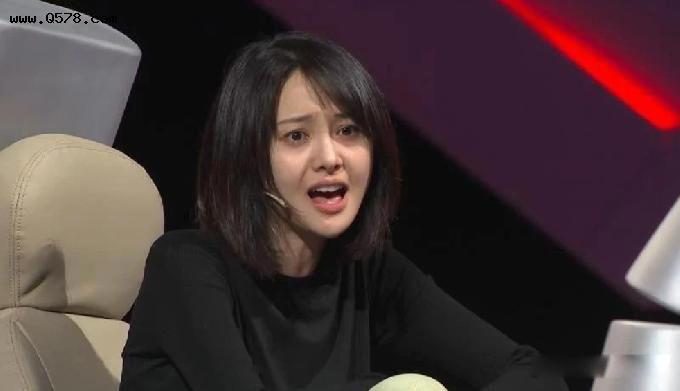 郑爽在庭审现场发疯 离奇举动精神正常吗