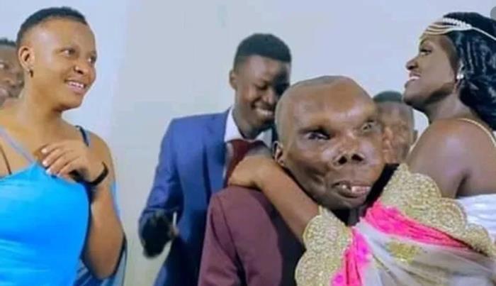 世界最丑的男人叫什么名字 巴古马为第三任妻子发表新歌