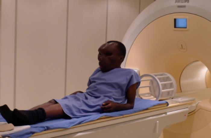 世界最丑的男人叫什么名字 巴古马为第三任妻子发表新歌