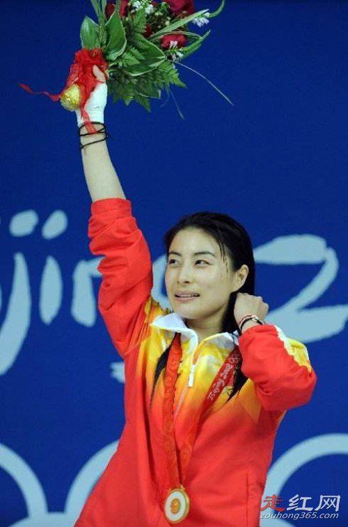 霍启中嘲笑郭晶晶怎么回事 豪门太太很难当