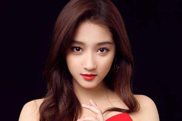 关晓彤确诊怀孕了吗 大肚子怀孕的照片怎么回事