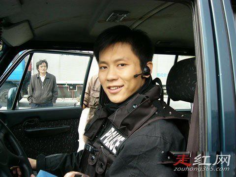 李晨家世显赫到底有多强大 爷爷在延安的抗日军政大学读书