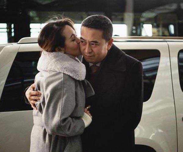 张嘉译的老婆是谁 这两人太有夫妻相了