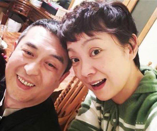 张嘉译的老婆是谁 这两人太有夫妻相了