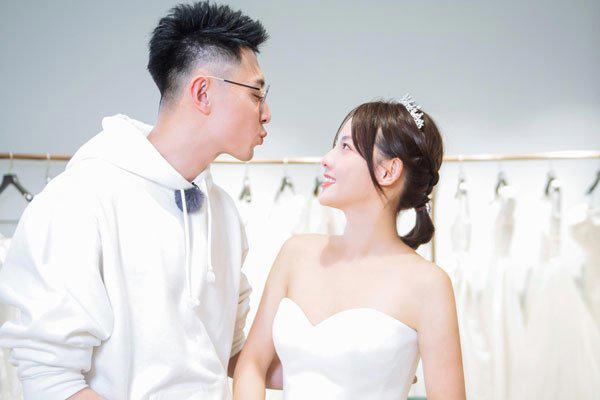 张嘉倪老公资料简介 买超对她爱的可是相当深沉