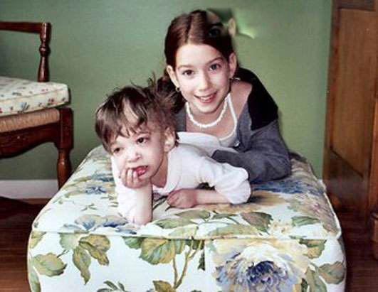 美国不老女婴詹妮斯之谜 真的不会老吗几岁了