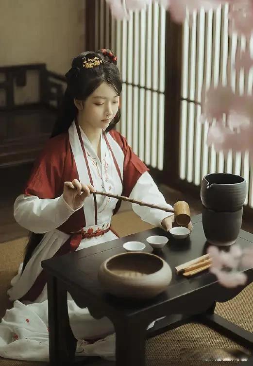 人生得意须尽欢,莫使金樽空对月什么意思 表达及时行乐的人生哲学