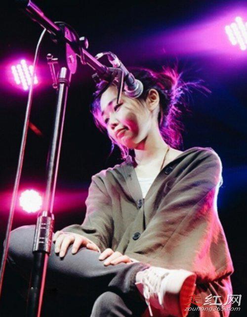 花粥个人资料简介 五个亿给烟把儿什么意思