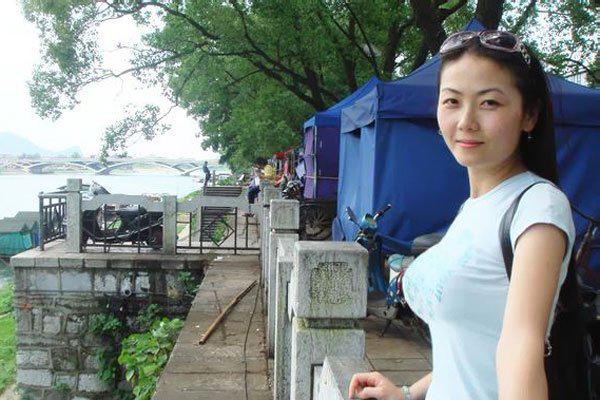 广西柳州莫菁大尺度照 男方结果怎样好像是坐牢了