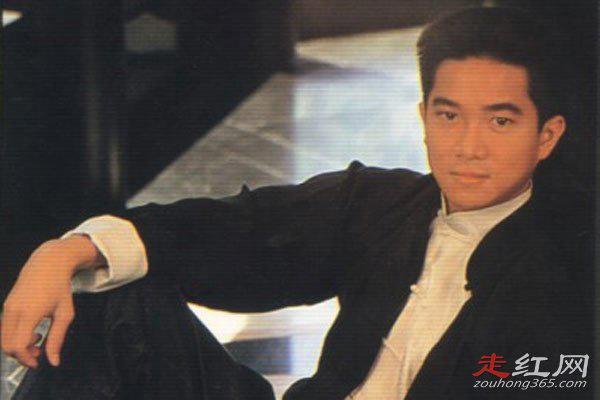 何超琼和陈百强的故事 第一次是给陈百强的吗