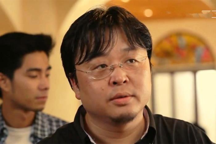 罗永浩星巴克视频是什么电影 打自己脸事件什么梗