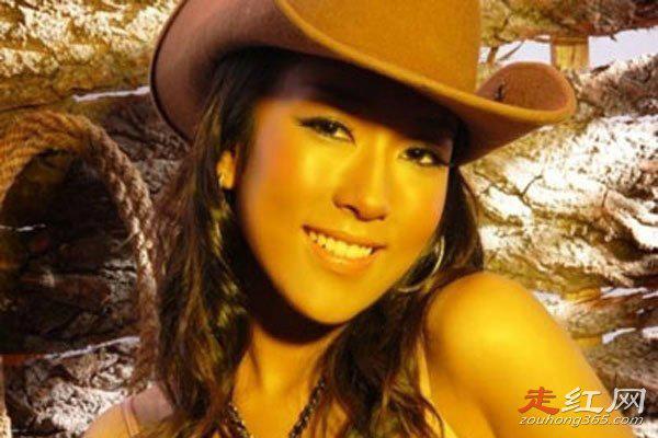 吉克隽逸为什么皮肤黑 她的父母肤色也是这样