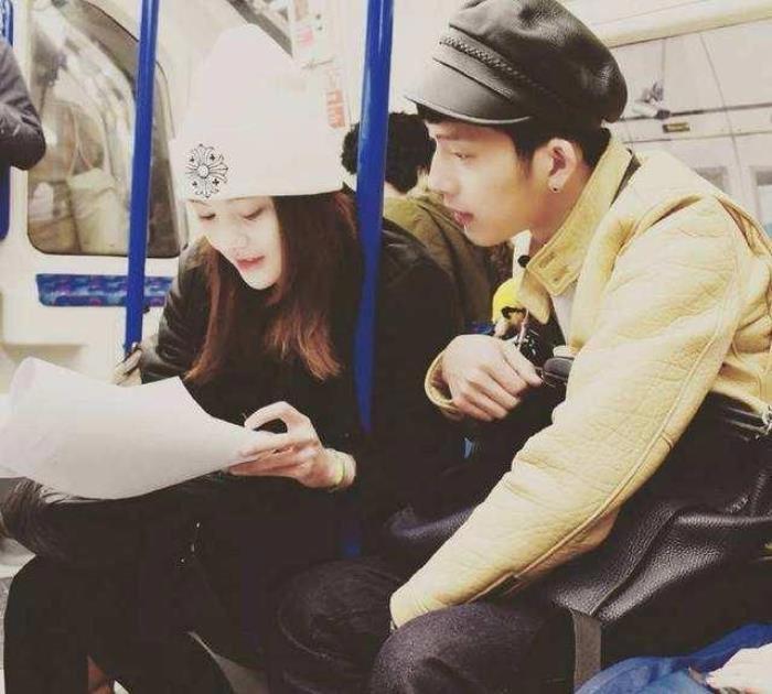 井柏然郑爽发生了什么 在一起过吗为什么取关郑爽