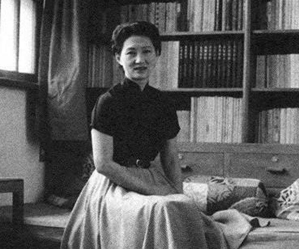 赵一荻15岁就睡了 神助攻成就了她不凡的一生