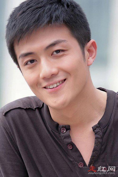 李亚鹏个人资料简介 李亚伟是他的哥哥