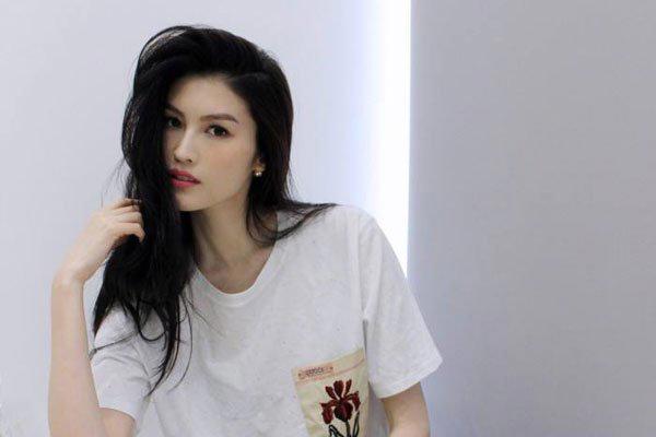 何穗老公是谁 晒出自己的结婚照之后又离婚了