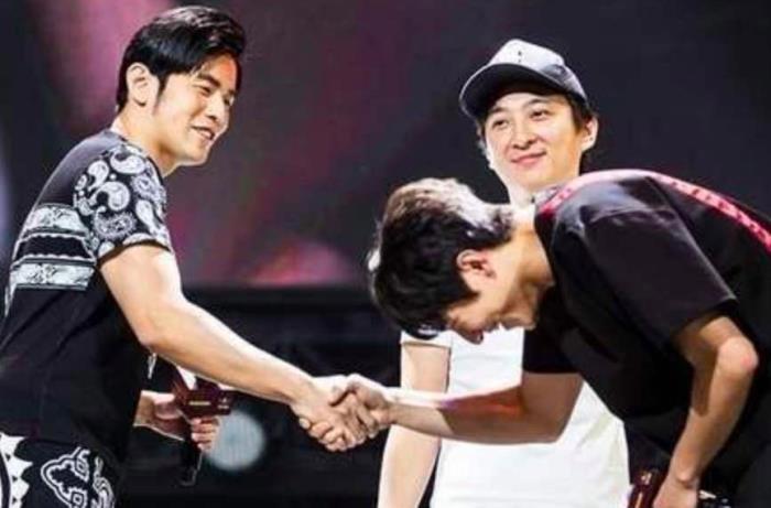 王思聪和林更新是什么关系 亲密程度透露出满满基情