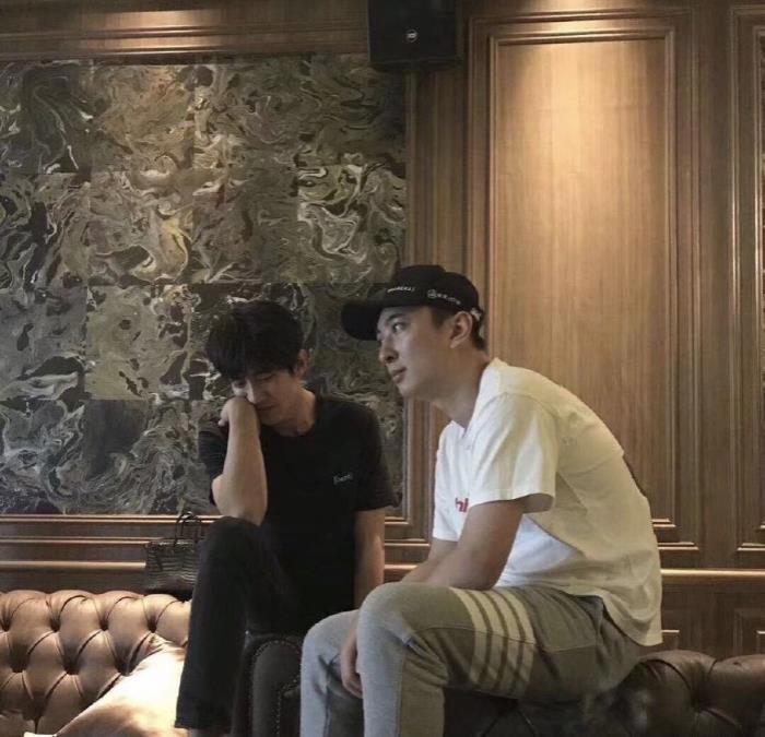 王思聪和林更新是什么关系 亲密程度透露出满满基情