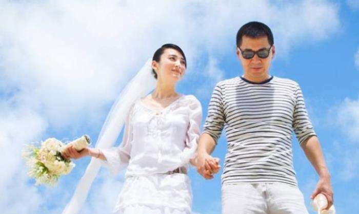 陈紫函艳照门事件怎么回事 和老公戴向宇相差几岁